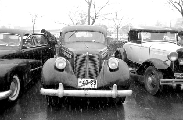 38-1b  292-13b 1938 Chrysler Royal 6.jpg